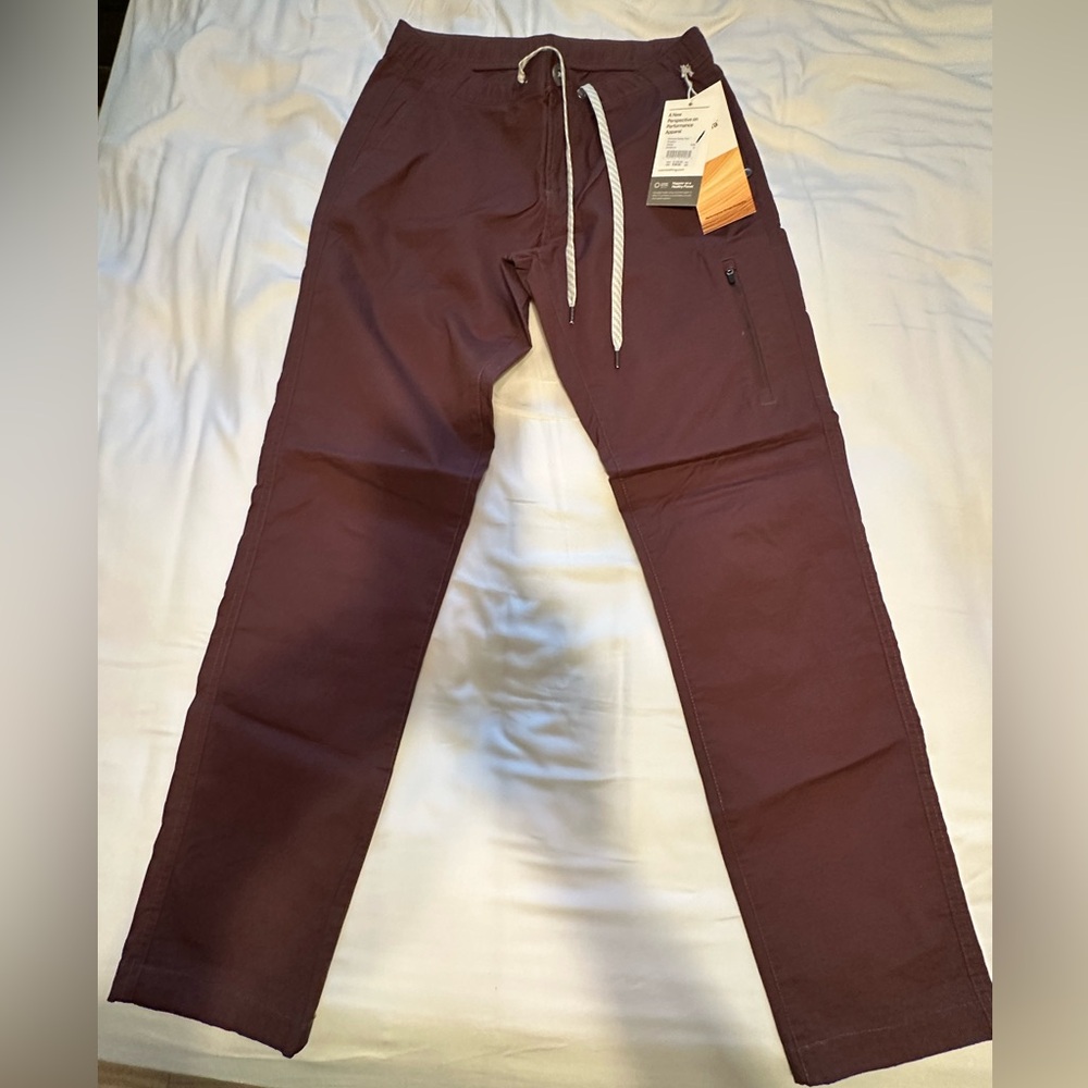 Vuori Womens Ripstop pants. NWT. Size Small. Color: Chestnut